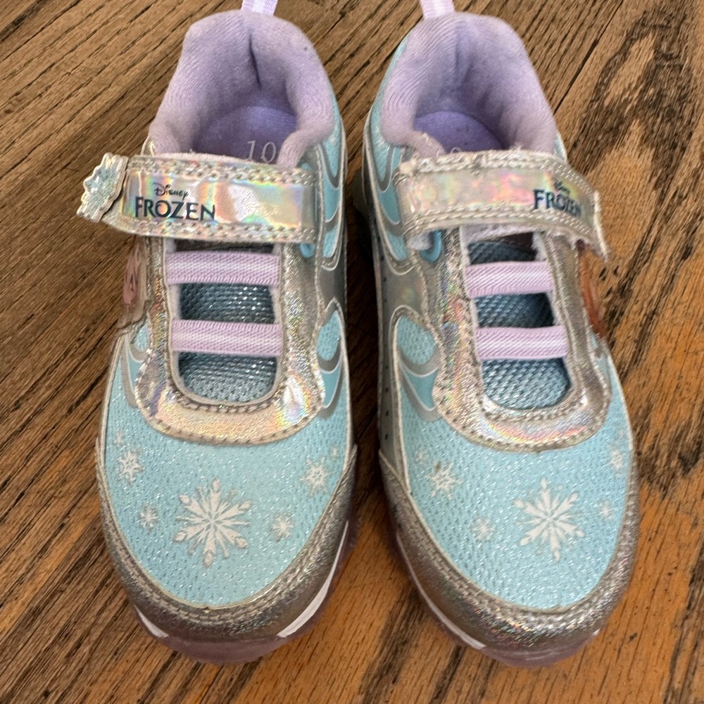 Disney frozen light up sneaker - Picture 2 of 3